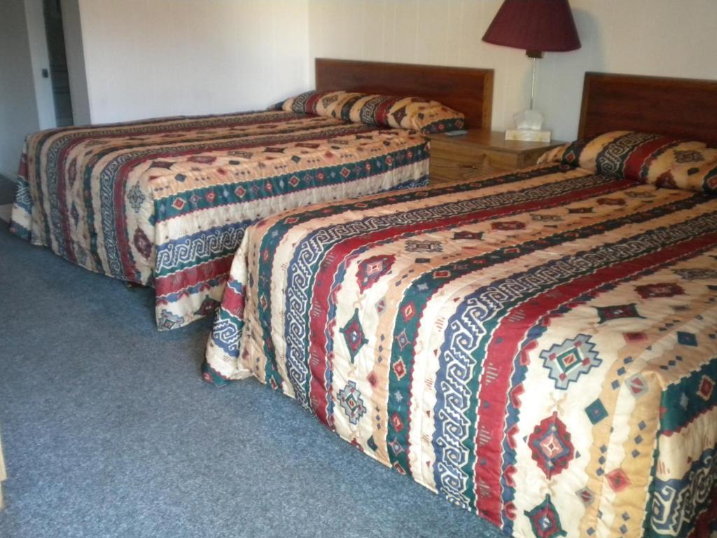 Holiday House Motel Пентиктон Номер фото